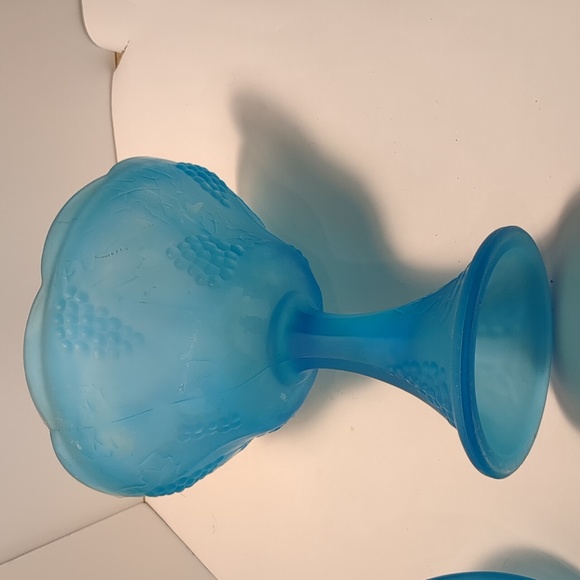 Vtg Indiana Glass frosted blue Pedestal Candy dish w/lid. Harvest grape. - Picture 7 of 11